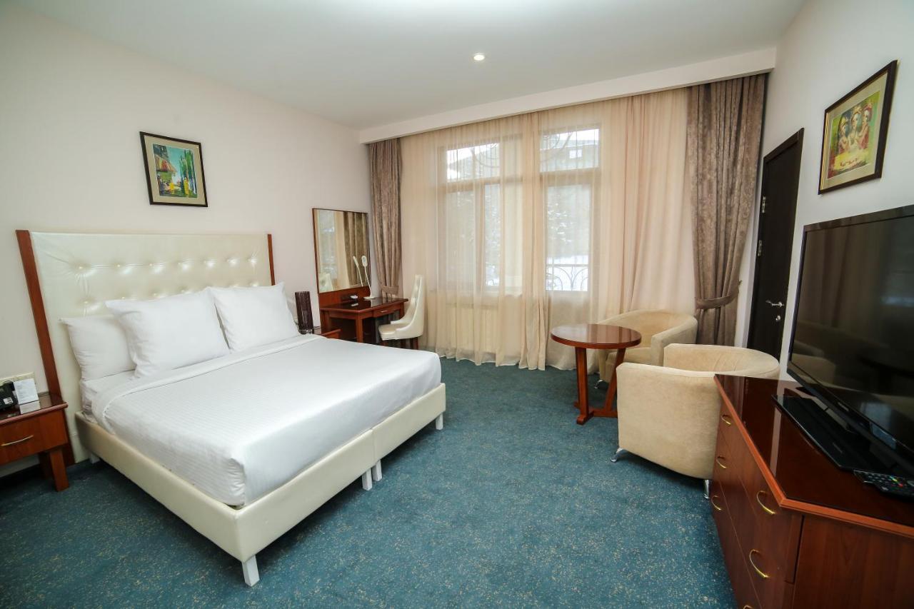 Kecharis Hotel And Resort Tsaghkadzor Exteriör bild
